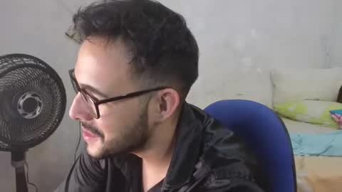 Snapshot of cris_simons chatting on 12/03/24, 04:58 cris_simons online show from 12/03/24, 04:58