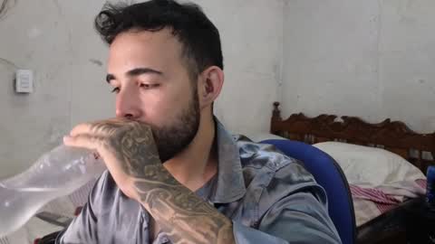 Snapshot of cris_simons chatting on 12/15/24, 03:24 cris_simons online show from 12/15/24, 03:24