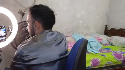 Snapshot of cris_simons chatting on 12/31/24, 03:34 cris_simons online show from 12/31/24, 03:34