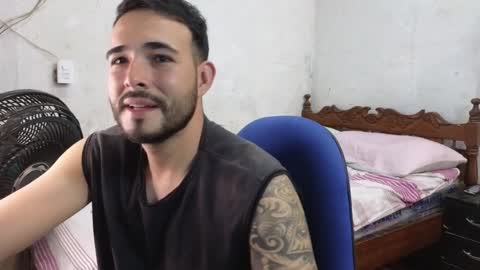 Snapshot of cris_simons chatting on 01/17/25, 03:45 cris_simons online show from 01/17/25, 03:45