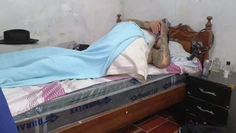 Snapshot of cris_simons chatting on 01/25/25, 02:37 cris_simons online show from 01/25/25, 02:37