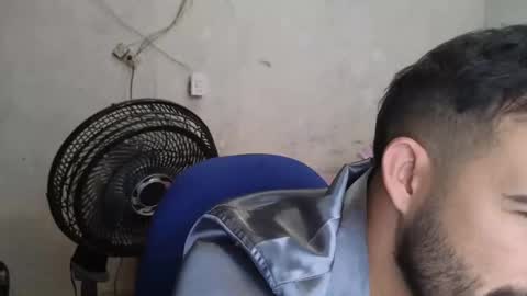 Snapshot of cris_simons chatting on 02/18/25, 12:15 cris_simons online show from 02/18/25, 12:15