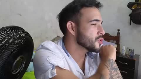 Snapshot of cris_simons chatting on 02/26/25, 05:31 cris_simons online show from 02/26/25, 05:31