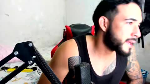 Snapshot of cris_simons chatting on 11/02/25, 03:09 cris_simons online show from 11/02/25, 03:09