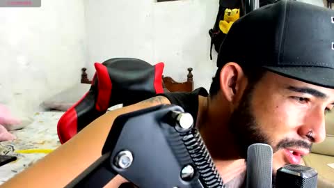 Snapshot of cris_simons chatting on 11/03/25, 04:36 cris_simons online show from 11/03/25, 04:36