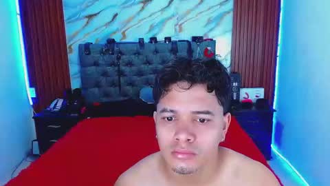 CRISANDMERY online show from 03/31/26, 06:36