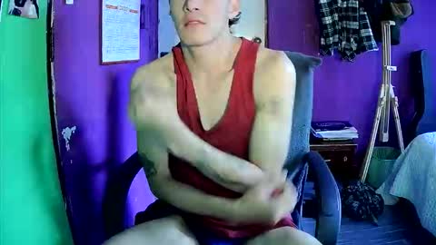 Snapshot of crisanto669 chatting on 05/25/26, 10:49 Crisanto online show from 05/25/26, 10:49