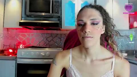 Snapshot of crisozzz chatting on 06/10/26, 07:13 Cristina Onazis online show from 06/10/26, 07:13