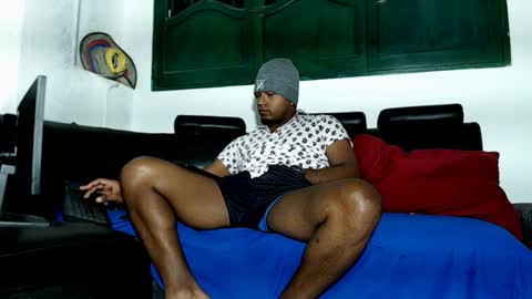 yereimis y jaider  online show from 01/19/25, 03:50