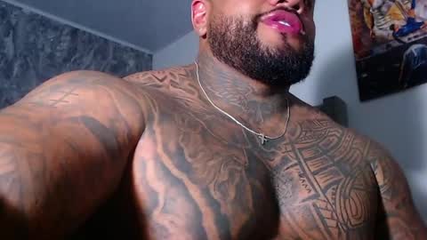 criss_zanders202 online show from 05/25/26, 10:49