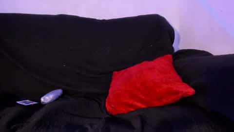 criss_zuri online show from 02/13/26, 01:51