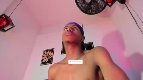 criss_zuri online show from 03/12/26, 11:49