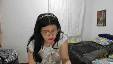 Snapshot of cristal_g19 chatting on 02/10/25, 05:36 online show from 02/10/25, 05:36