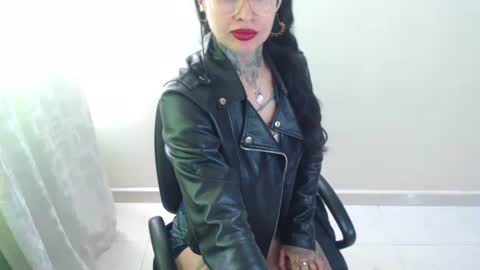 Snapshot of cristal_jayan chatting on 12/02/24, 04:31 HI online show from 12/02/24, 04:31