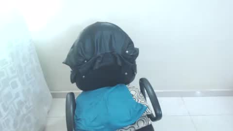 Snapshot of cristal_jayan chatting on 10/04/25, 09:24 HI online show from 10/04/25, 09:24