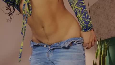 Snapshot of cristal_roberts_ chatting on 11/07/25, 01:44 Cristal online show from 11/07/25, 01:44