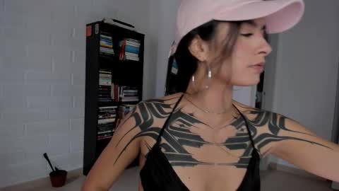 Cristal  online show from 02/16/26, 08:49