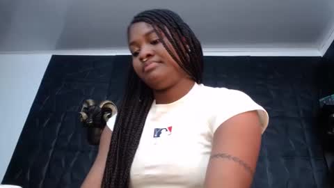Snapshot of cristal_smith06 chatting on 09/24/25, 05:00 Hanna  online show from 09/24/25, 05:00