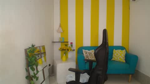 Snapshot of cristal_war chatting on 10/31/25, 01:28 Cristal online show from 10/31/25, 01:28