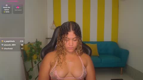 Snapshot of cristal_war chatting on 11/15/25, 11:43 Cristal online show from 11/15/25, 11:43