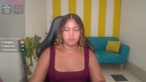 Snapshot of cristal_war chatting on 11/17/25, 11:10 Cristal online show from 11/17/25, 11:10