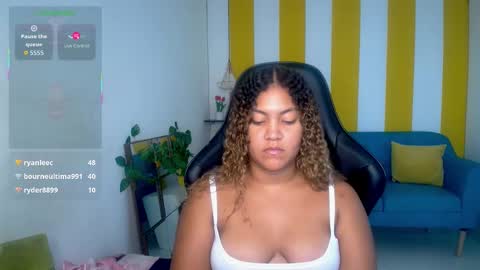 Snapshot of cristal_war chatting on 12/04/25, 11:57 Cristal online show from 12/04/25, 11:57