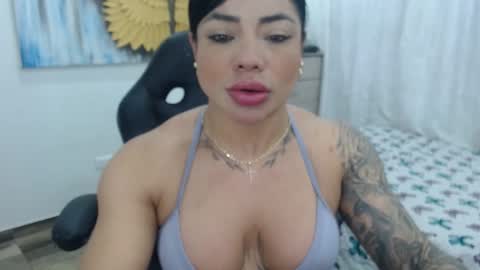 Snapshot of cristalbeautiful1 chatting on 09/22/25, 10:34 Natalie online show from 09/22/25, 10:34