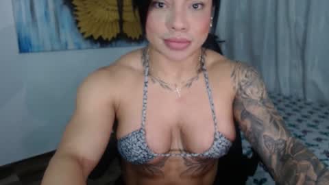 Snapshot of cristalbeautiful1 chatting on 09/28/25, 11:43 Natalie online show from 09/28/25, 11:43