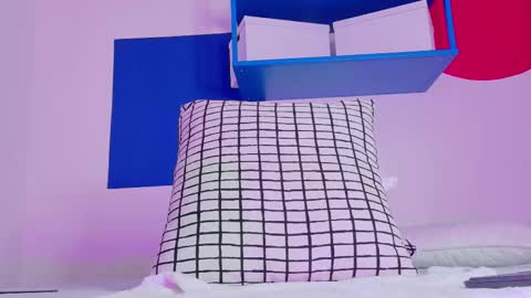 Nicole  Connection time 220pm-910pmCol online show from 11/20/25, 08:30