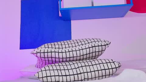 Nicole  Connection time 220pm-910pmCol online show from 11/22/25, 07:46