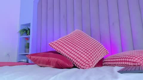 Nicole  Connection time 220pm-910pmCol online show from 02/05/26, 08:24