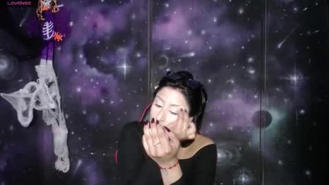 Snapshot of cristaldeleons chatting on 10/18/25, 07:03 Cristal de Leon online show from 10/18/25, 07:03