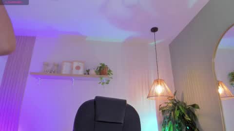 cristalfoxy_ online show from 02/10/26, 08:13