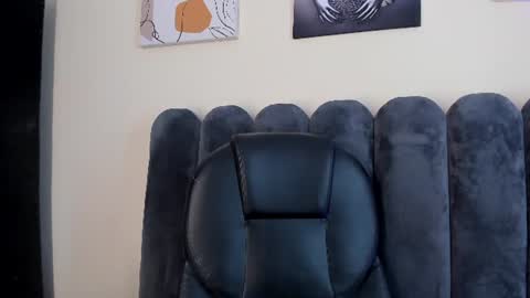 Snapshot of cristalfoxy_ chatting on 06/11/26, 02:53 cristalfoxy_ online show from 06/11/26, 02:53