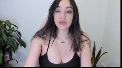 Snapshot of cristall_sweett0 chatting on 12/02/25, 09:54 sofia online show from 12/02/25, 09:54