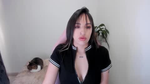 Snapshot of cristall_sweett0 chatting on 01/15/26, 01:26 sofia online show from 01/15/26, 01:26