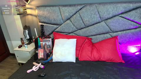 Snapshot of cristalmillf chatting on 12/13/24, 11:39 CRISTAL MILF online show from 12/13/24, 11:39