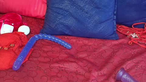 Snapshot of cristalmillf chatting on 12/29/24, 03:03 CRISTAL MILF online show from 12/29/24, 03:03