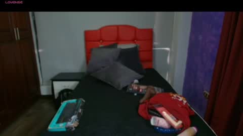 Snapshot of cristalmillf chatting on 03/03/25, 07:49 CRISTAL MILF online show from 03/03/25, 07:49