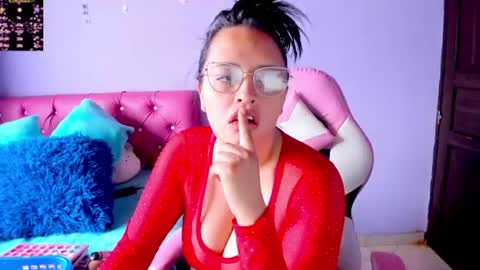 Snapshot of cristaln07 chatting on 06/15/26, 12:07 Natis online show from 06/15/26, 12:07