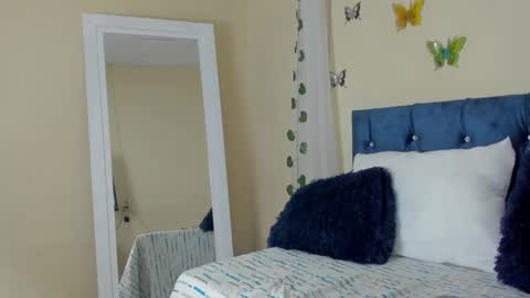 cristal walker online show from 02/23/25, 01:42