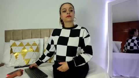 cristal walker online show from 11/16/25, 10:32