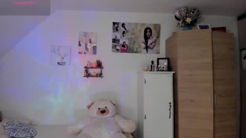 veronika online show from 04/30/26, 01:45