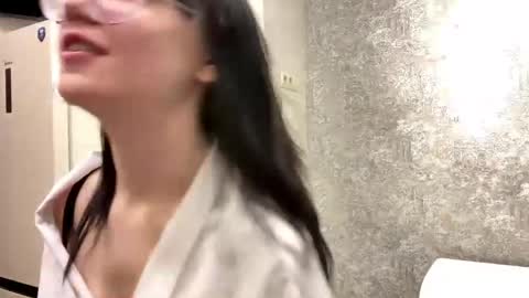 Niki online show from 05/11/26, 09:45
