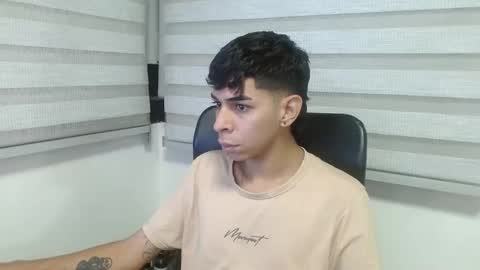 cristhian online show from 09/26/25, 05:22