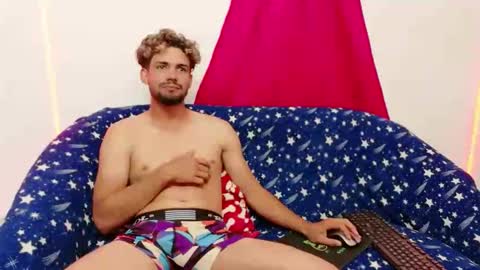 Snapshot of cristian_gp chatting on 10/31/25, 02:34 cristian gp online show from 10/31/25, 02:34