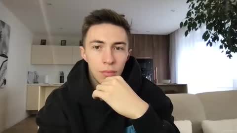 Snapshot of cristianovilla chatting on 12/15/24, 08:41 CristianoHailey online show from 12/15/24, 08:41