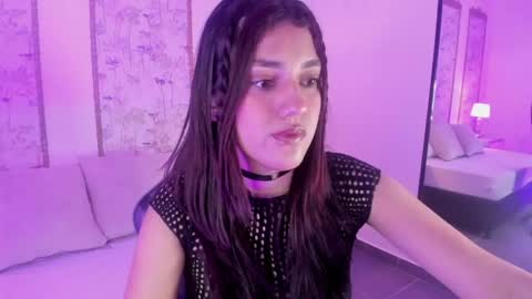 Snapshot of cristin_collins chatting on 05/27/26, 02:30 C R I S T I N online show from 05/27/26, 02:30