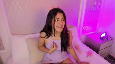 C R I S T I N online show from 08/01/26, 04:23