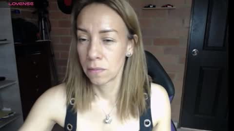 Snapshot of cristin_doll chatting on 05/06/26, 01:38 cristina online show from 05/06/26, 01:38